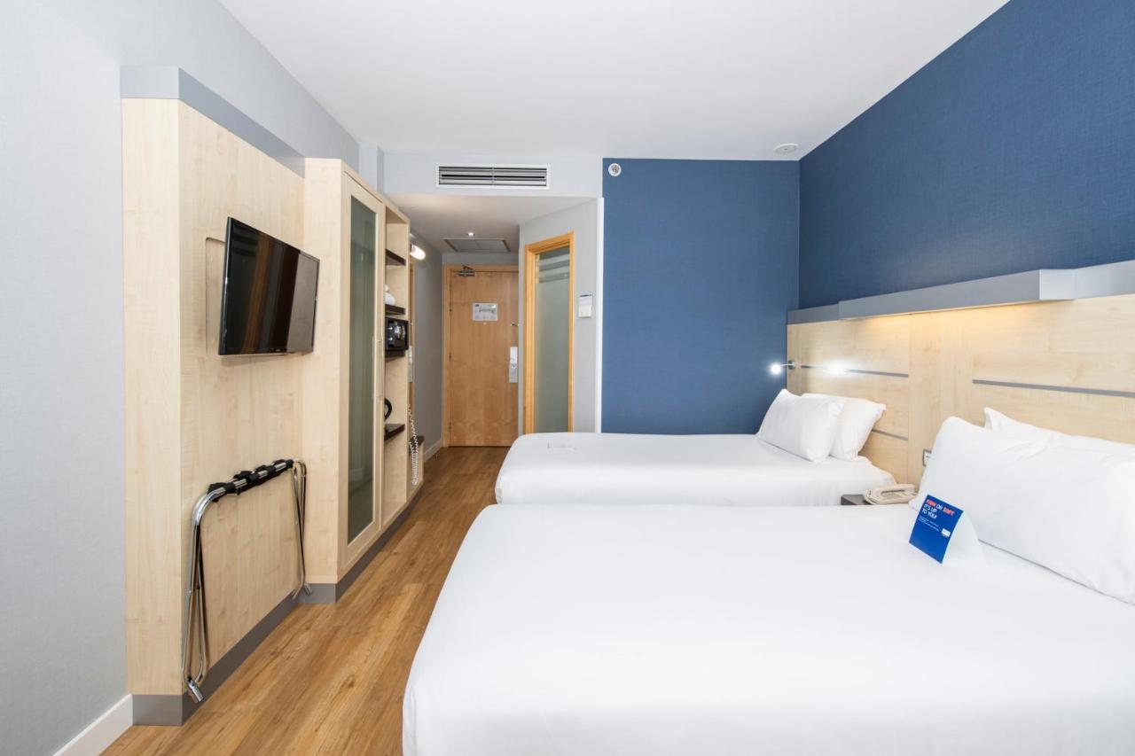 Holiday Inn Express Barcelona City 22@ By Ihg Esterno foto