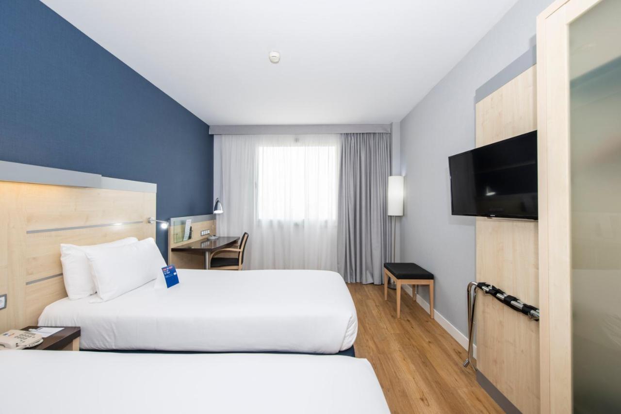 Holiday Inn Express Barcelona City 22@ By Ihg Esterno foto