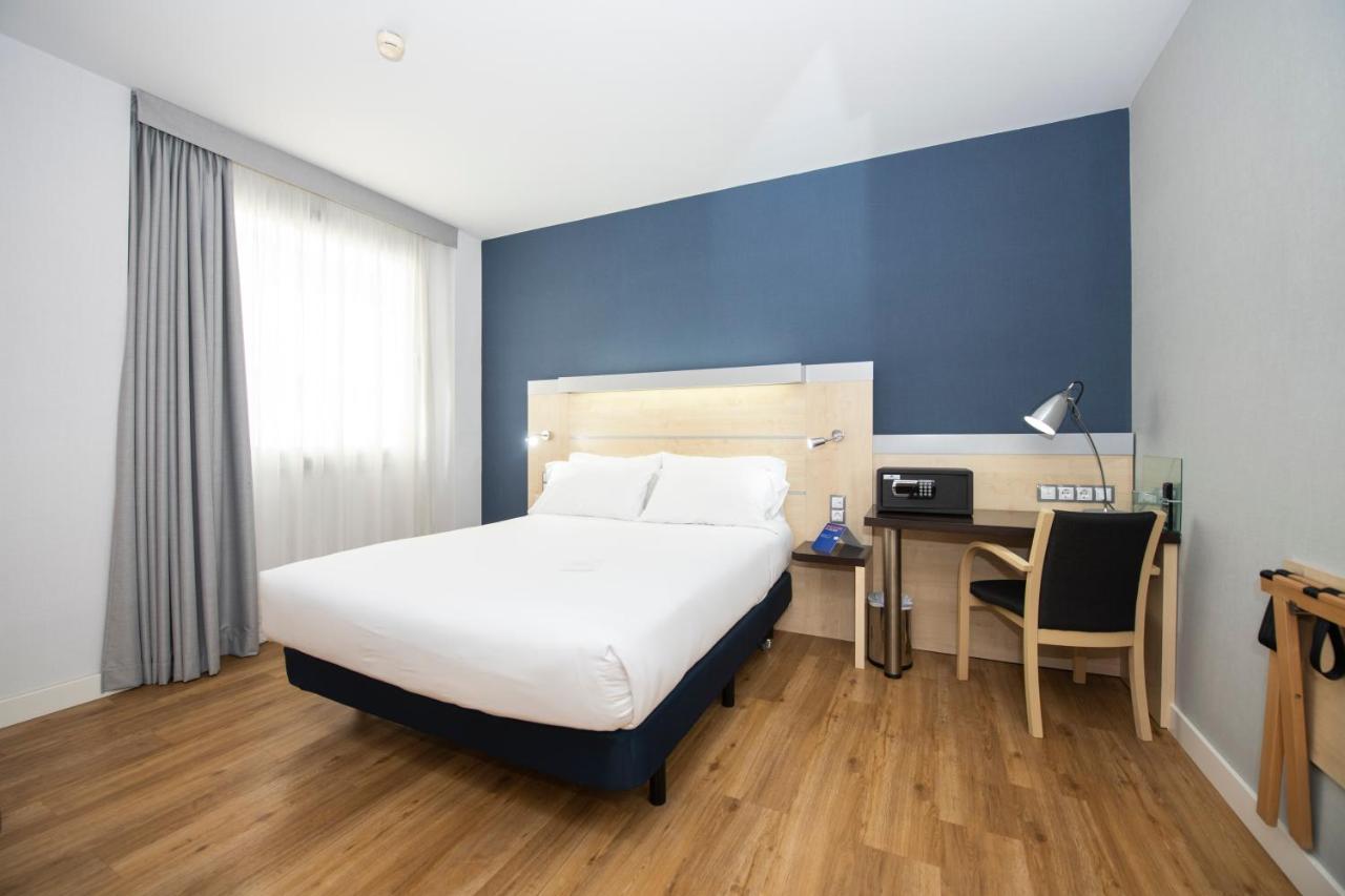 Holiday Inn Express Barcelona City 22@ By Ihg Esterno foto