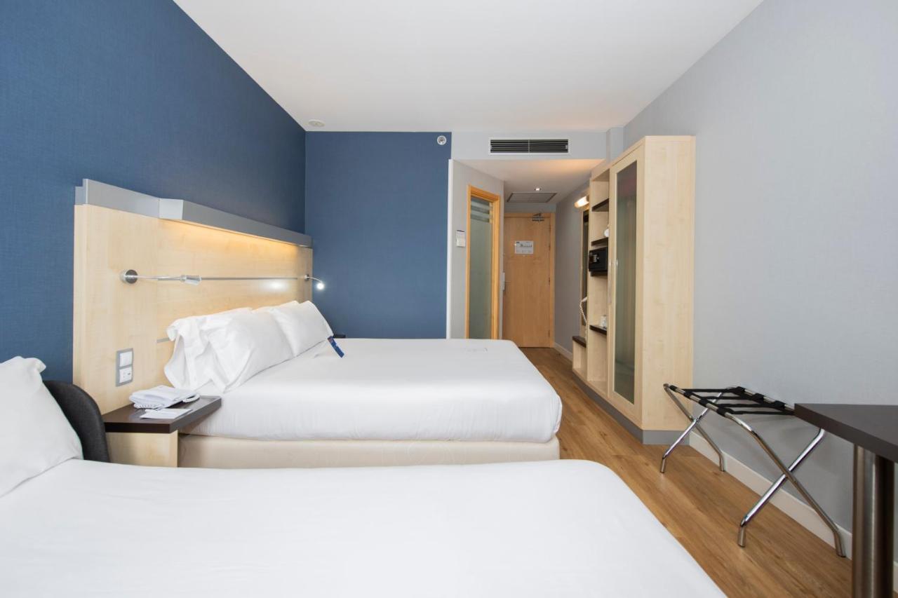 Holiday Inn Express Barcelona City 22@ By Ihg Esterno foto