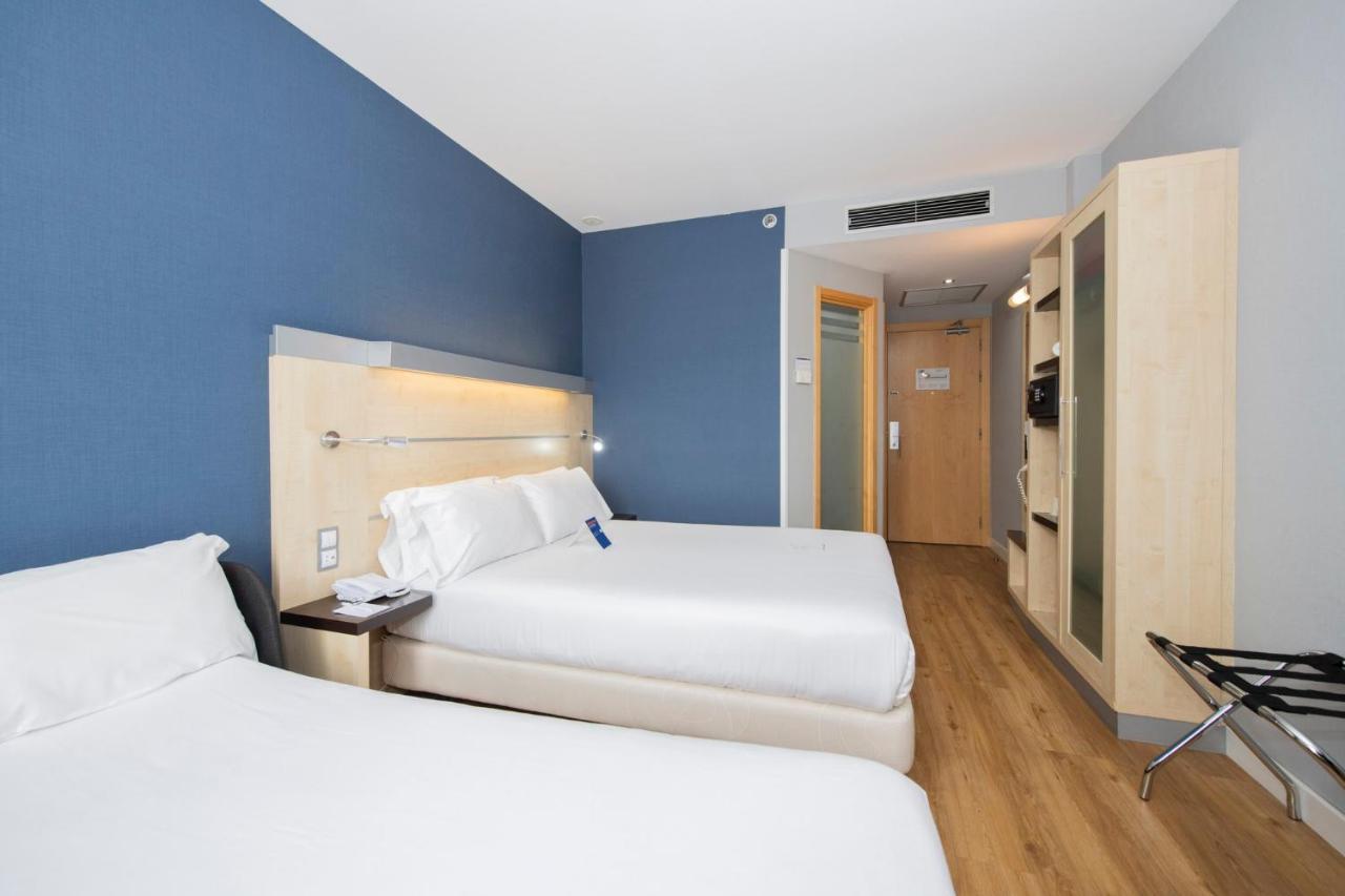 Holiday Inn Express Barcelona City 22@ By Ihg Esterno foto