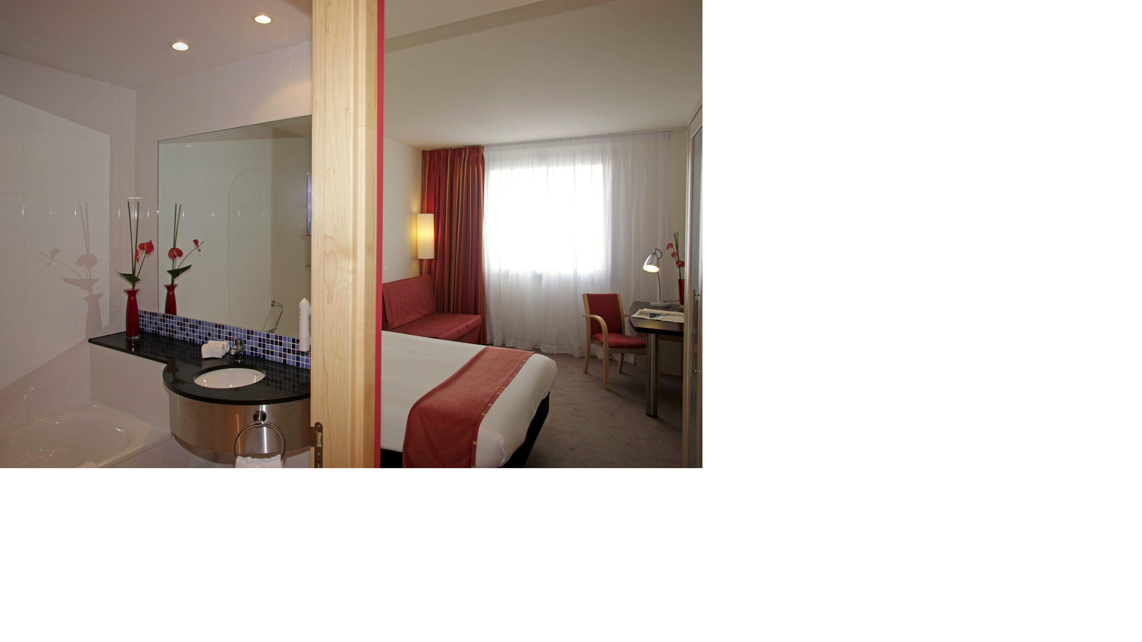 Holiday Inn Express Barcelona City 22@ By Ihg Esterno foto