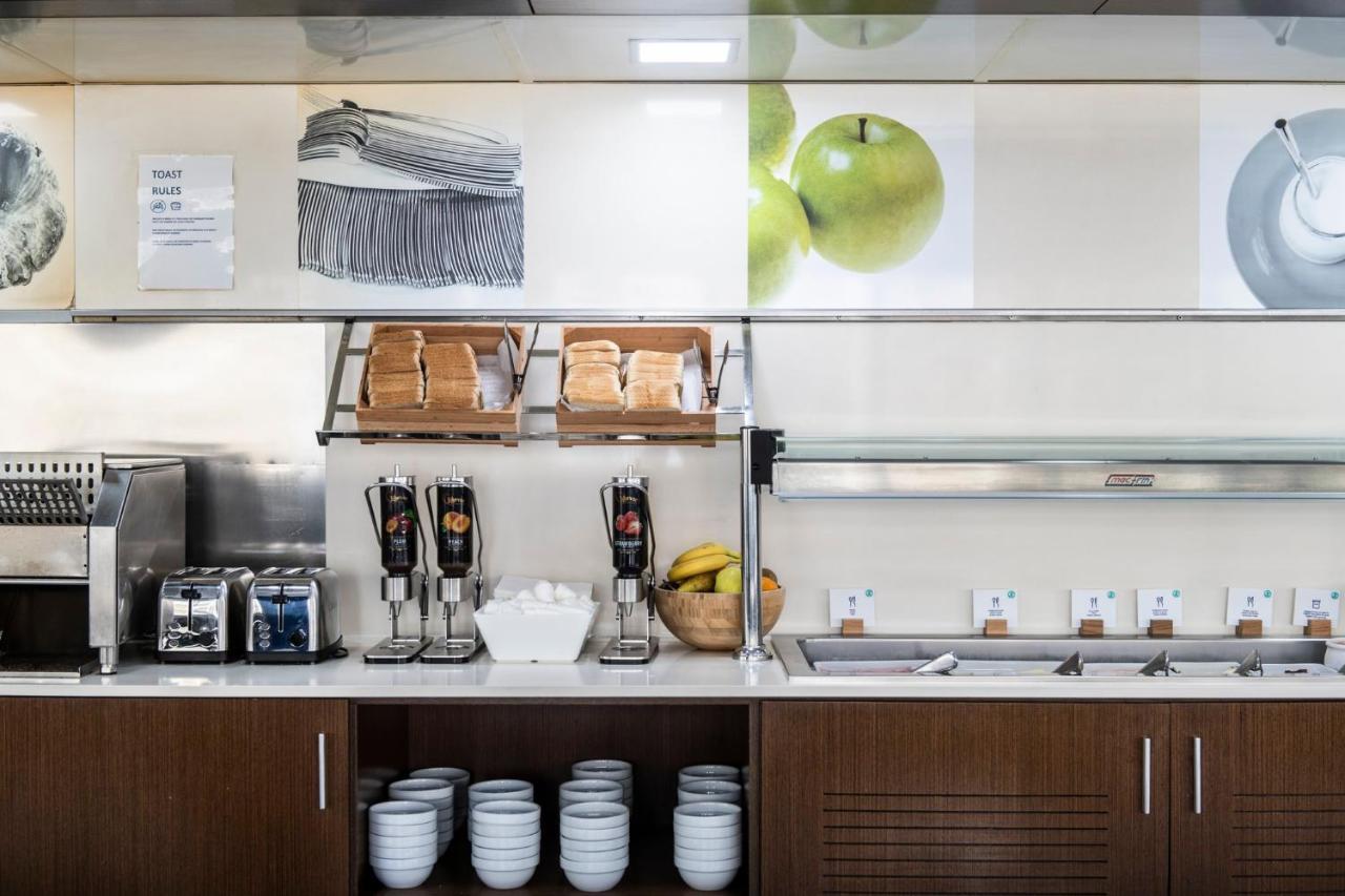 Holiday Inn Express Barcelona City 22@ By Ihg Esterno foto