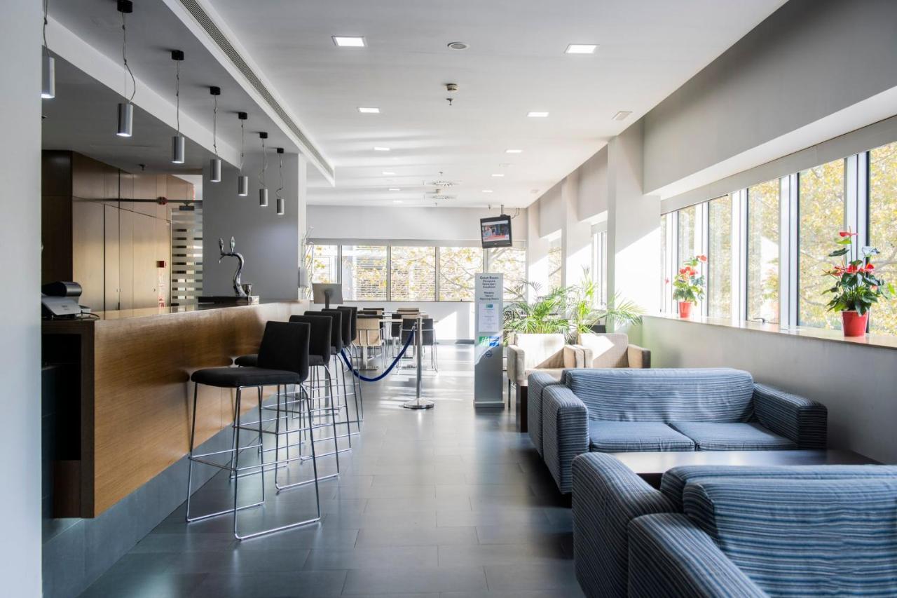 Holiday Inn Express Barcelona City 22@ By Ihg Esterno foto