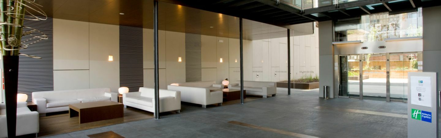 Holiday Inn Express Barcelona City 22@ By Ihg Esterno foto