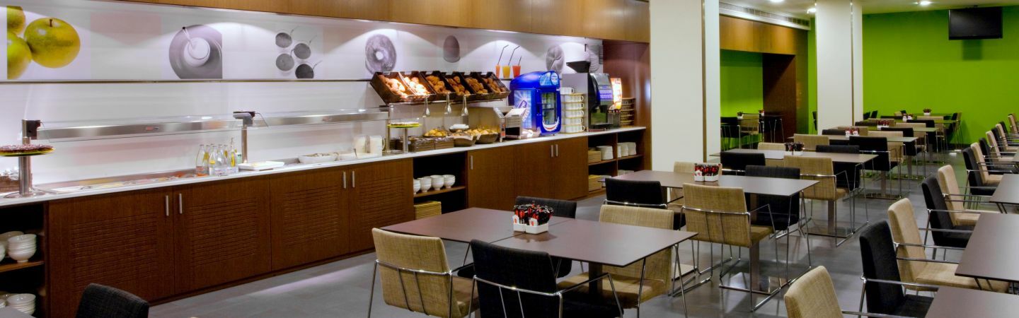 Holiday Inn Express Barcelona City 22@ By Ihg Esterno foto
